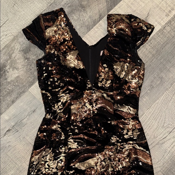 Dress the Population Metallic Black and Gold Midi Dress - Picture 13 of 14